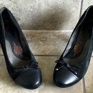 Comfortable by Blondo Veltemia Classic Pump